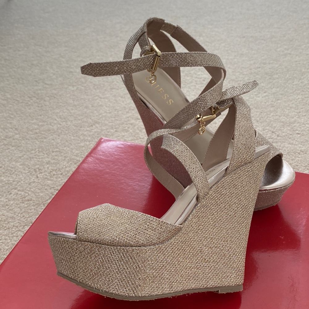 Guess gold sandal